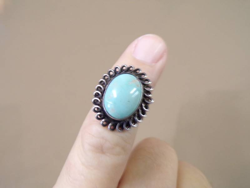 lot 3163 image: Silver Ring w Turquoise Set