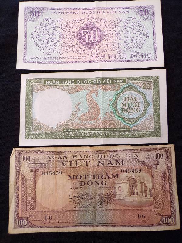 lot 3187 image: 3 Pcs. Viet Nam Currency