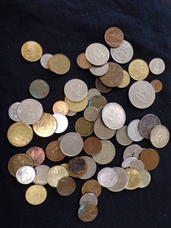 lot 3203 image: Bag of Foriegn Coins