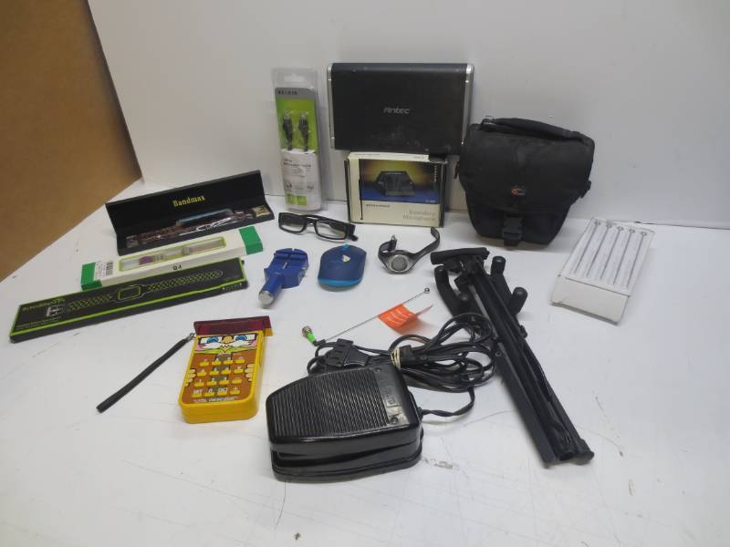 lot 1000 image: Lot of misc electronics