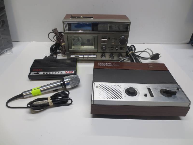 lot 1004 image: Lot of misc electronics