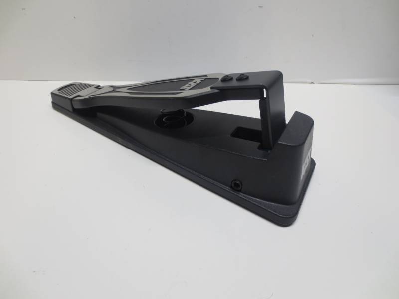 lot 1021 image: Kat footpedal