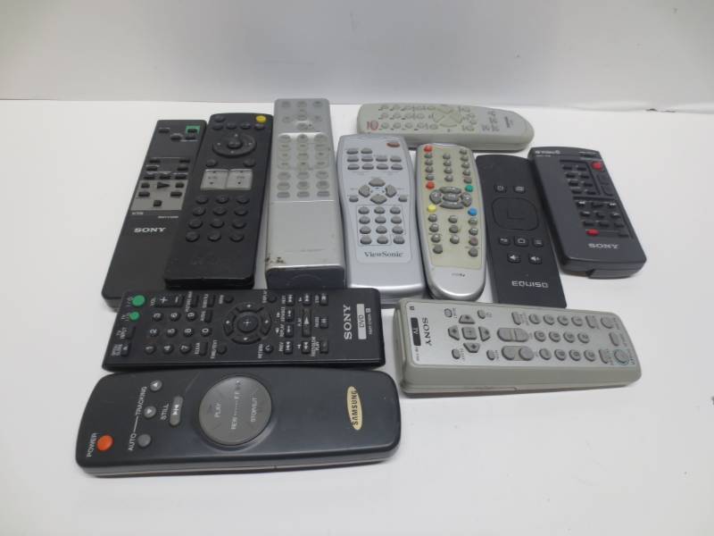 lot 1037 image: Lot of misc remotes