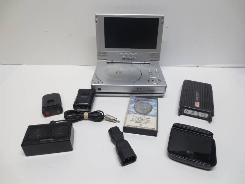 lot 1042 image: Misc electronics