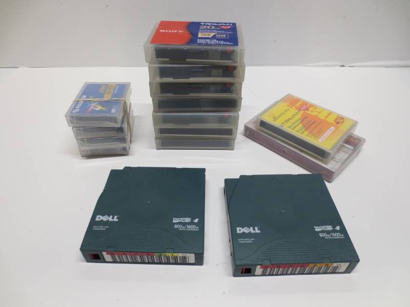 lot 1043 image: Lot of misc data tapes