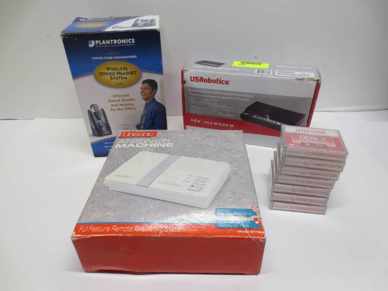 lot 1047 image: Lot of misc electronics