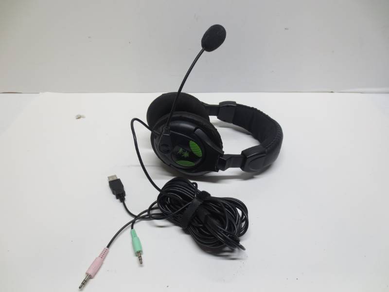 lot 1049 image: turtle beach x12 headphones