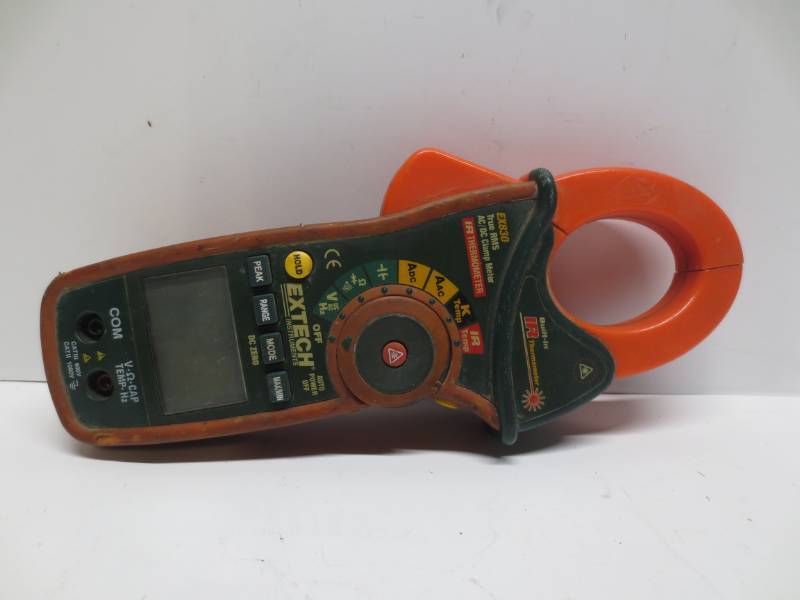 lot 1068 image: Extech ACDC clamp meter