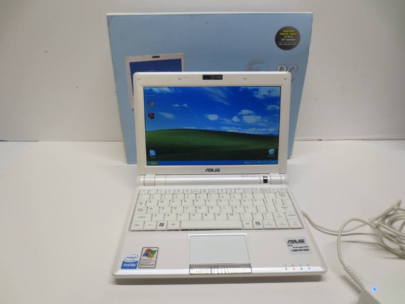 lot 1138 image: Asus Eee PC with box and contents