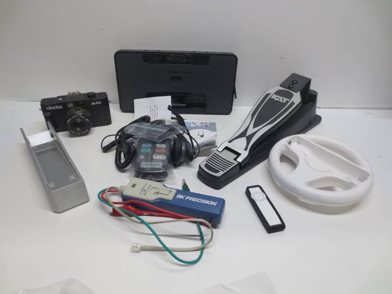 lot 1143 image: Lot of misc electronics