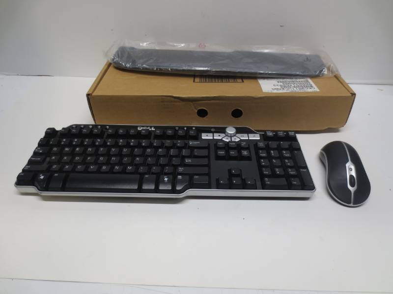 lot 1147 image: Dell wireless keyboard and mice