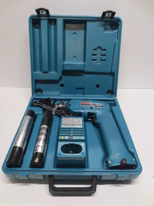 lot 1151 image: Vintage makita drill