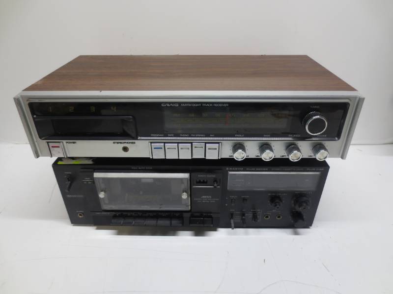 lot 1196 image: Lot of vintage AV equipment