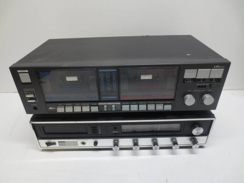 lot 1197 image: Lot of vintage AV equipment