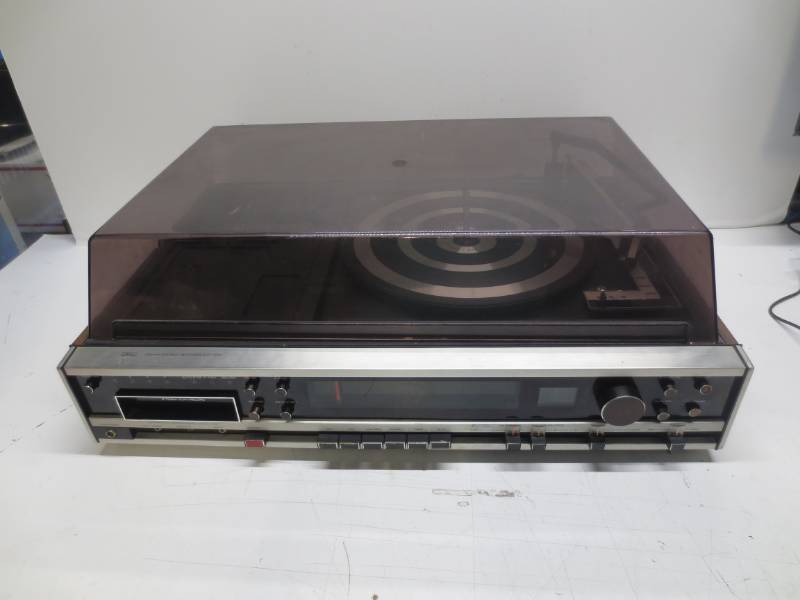 lot 1198 image: Sears AMFM stereo reciever system