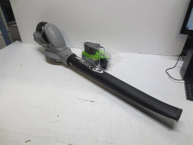 lot 1221 image: Earthwise cordless leafblower with battery and charger