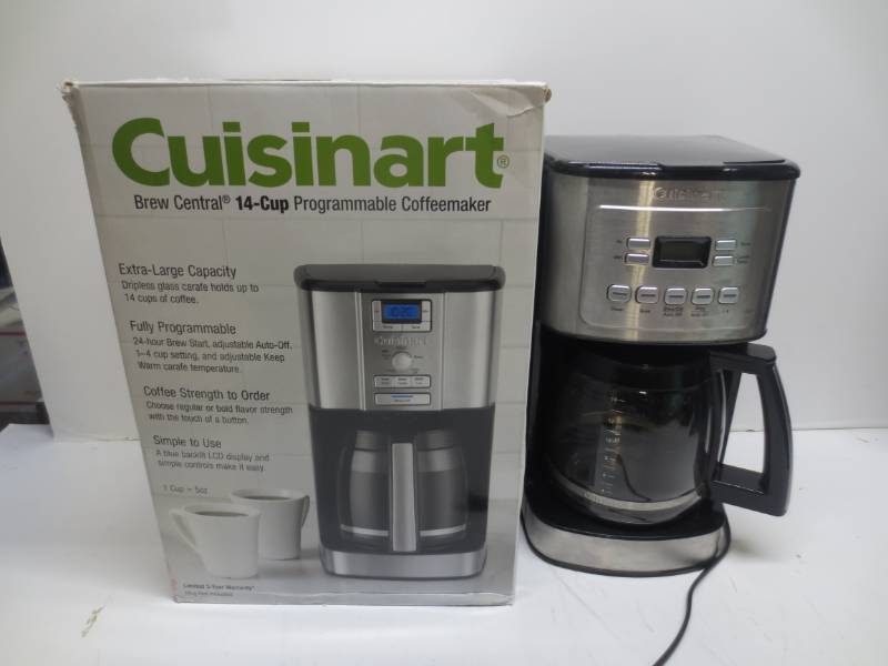 lot 1222 image: Cusinart programmable coffee maker