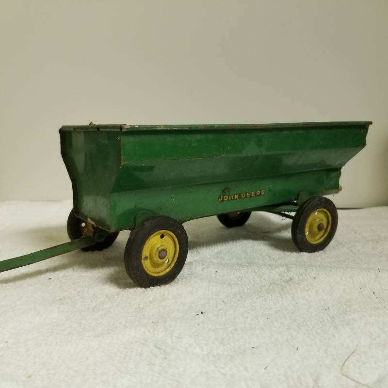 lot 3216 image: John Deere Grain Wagon, running gear good, box wo back, See Pix