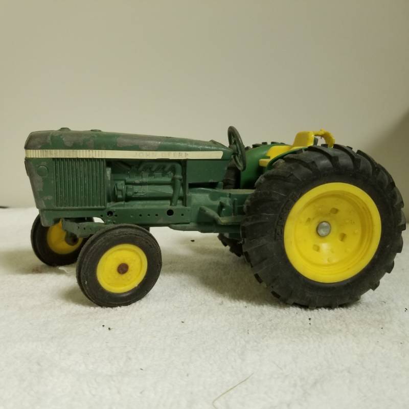 lot 3219 image: John Deere Tractor, wide front end, used, See Pix