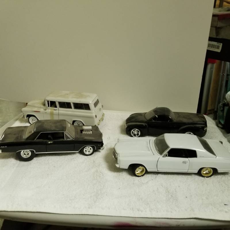 lot 3222 image: 3 Chevy Cars and 1 Chevy Panel truck, see pix