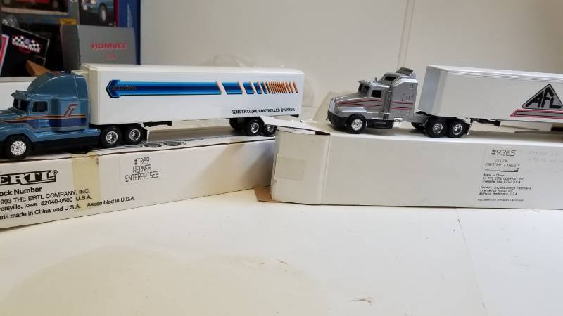 lot 3239 image: 2 ERTL Semi, both 164 scale, 1) WERNER ENTERPRISES Semi  2) ALLEN FREIGHT LINES Semi, NIB