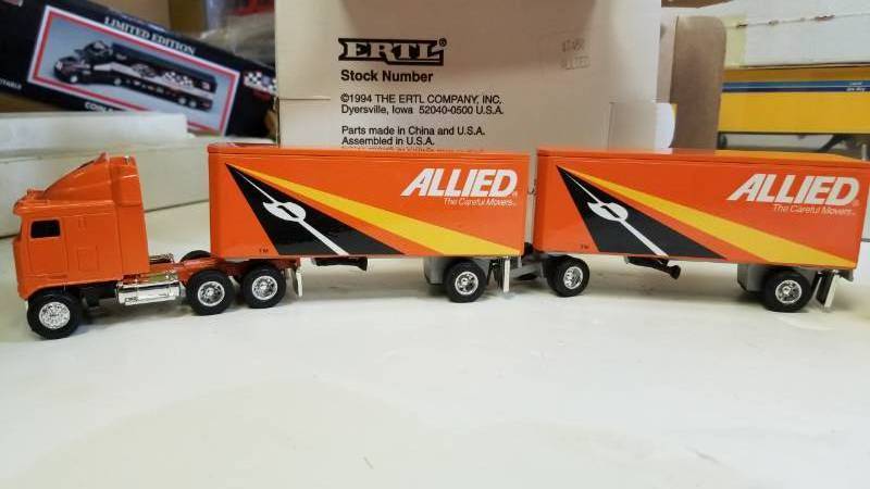 lot 3242 image: ERTL Semi wPup, 164 Scale, ALLIED, The careful movers Semi, NIB