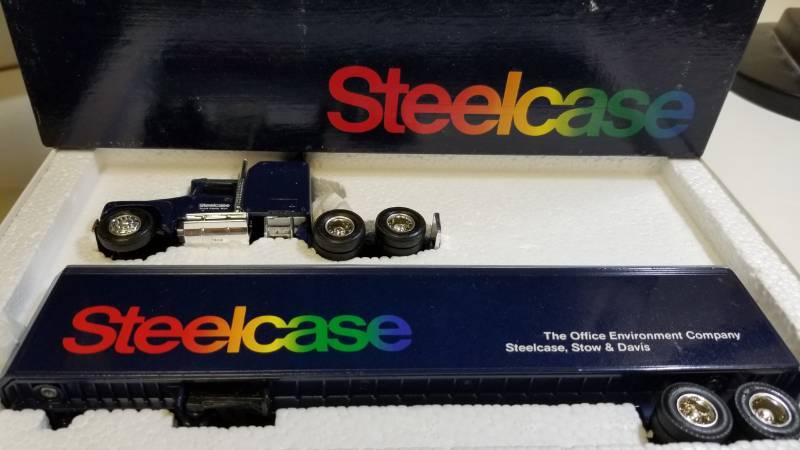 lot 3260 image: Ertl Steelcase Semi  164 scale, NIB