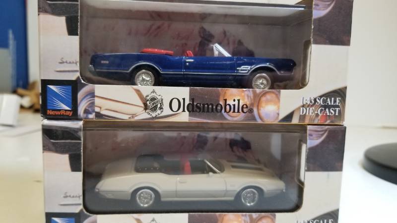 lot 3269 image: 2 each Olds 442 convertible  Cars, 143 scale, NIB
