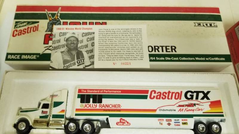 lot 1133 image: 164 Ertl 1993 Hauler Truck Castrol Gtx John Force Nhra Funnycar Champion 12500