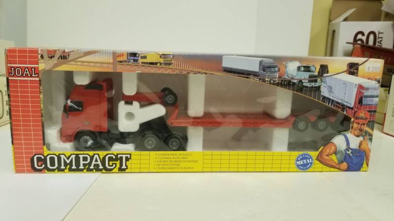 lot 1139 image: Joal Compact Diecast Volvo Fh16 Globetrotter Xl Mintboxed 150