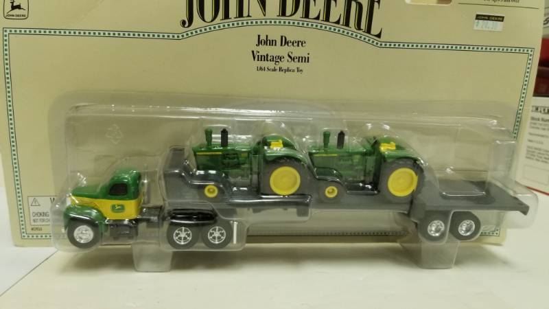 lot 1140 image: John Deere Vintage Semi Die Cast Truck Farm 5020 Tractor Set Unopen Mint 164