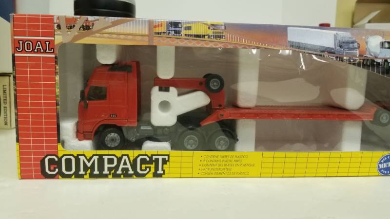 lot 1208 image: Joal Compact Diecast Volvo Fh16 Globetrotter Xl Mintboxed 150