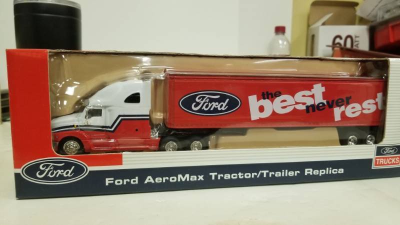 lot 1212 image: Liberty 164 Scale Limited Edition Die-cast Ford Aeromax Ford Tractortrailer