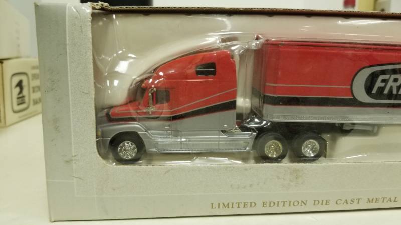 lot 1213 image: Speccast  Freightliner Classic Tractor Trailer 164