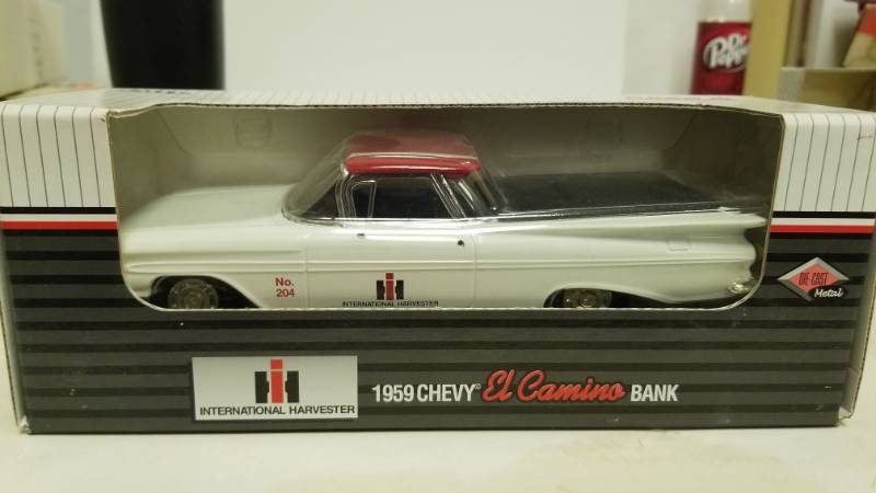 lot 1219 image: Ertil 1959 El Camino International Harvester Die Cast Locking Bank