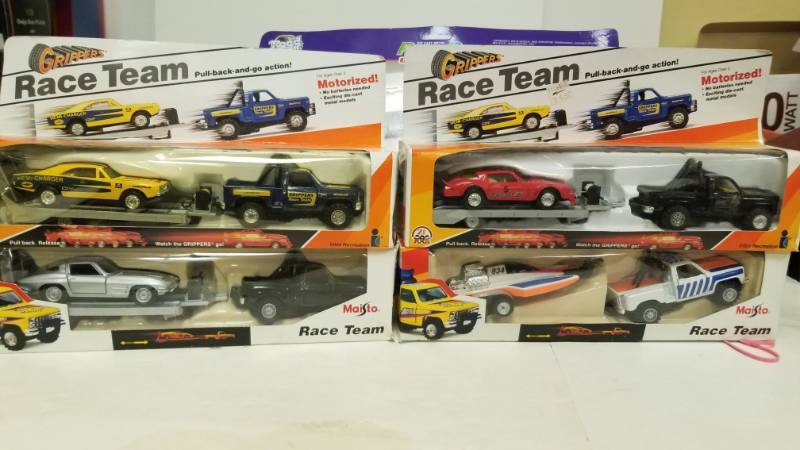 lot 1244 image: Maisto - Grippers race team pull back n go RARE Hemi Charger  Z28