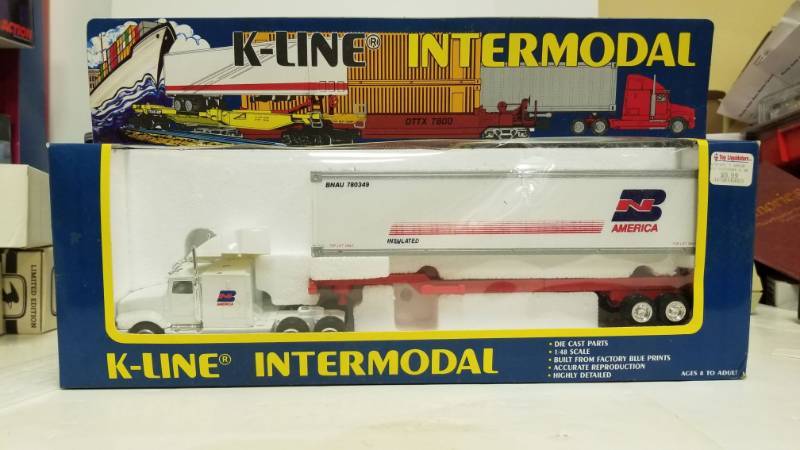 lot 1263 image: K-line Intermodal Burlington Northern America Tractor, Trailer, & Container