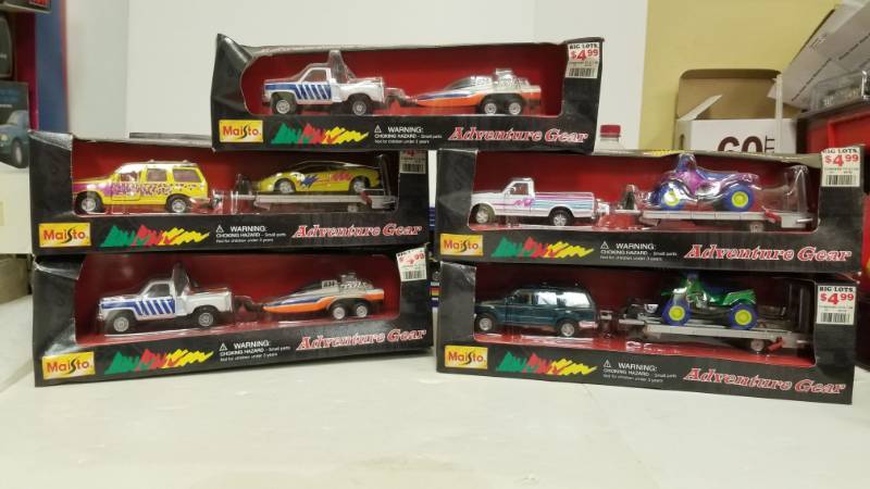 lot 1266 image: Maisto Adventure Gear 5 units