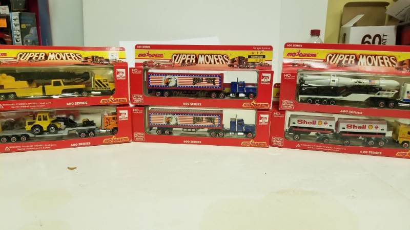 lot 1270 image: Majorette Super Movers 600 series lot of 6 HO Scale-