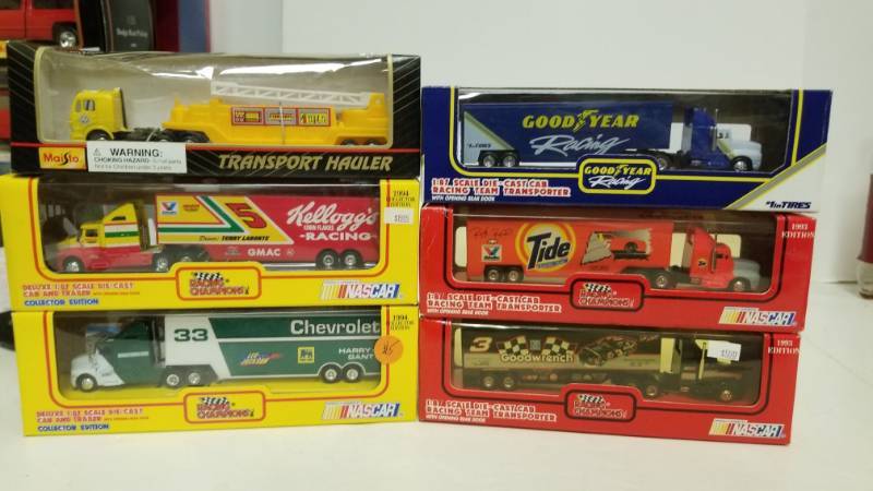 lot 1280 image: Racing Champions 187 scale