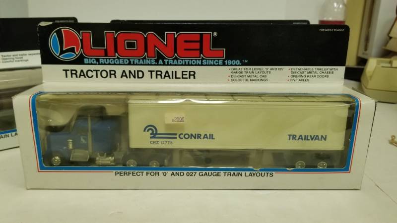lot 1289 image: Lionel 6-12778 Lionel Die Cast Tractor & Conrail Trailer