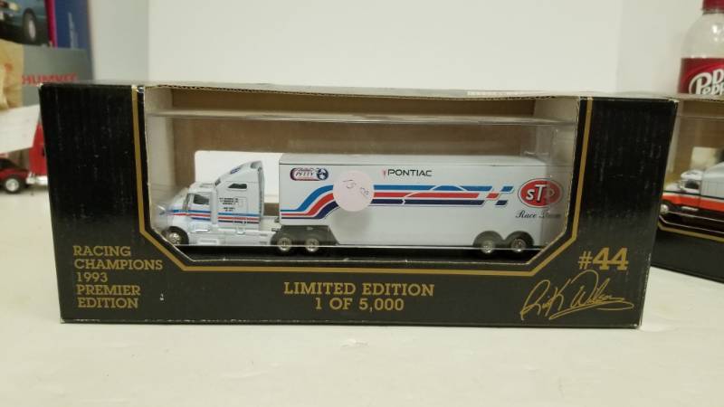 lot 1292 image: Nascar Racing Team Transporter Die Cast 44 Rick Wilson