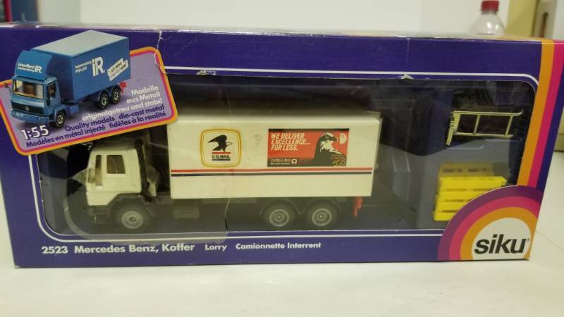 lot 1295 image: Siku 2523 Mercedes Benz, Koffer Cargo Truck - Us Mail - W. Germany - 155