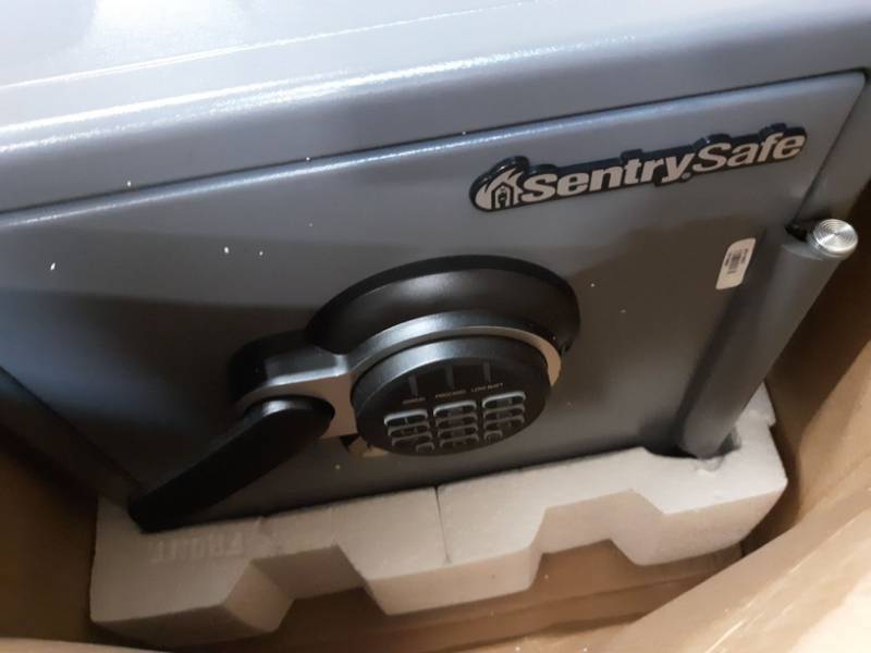 lot 3063 image: Sentry Safe brand new in original packaging