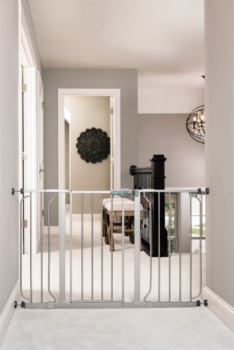 lot 3178 image: Regalo Easy Step Extra Wide Platinum Metal Walk-Through Gate