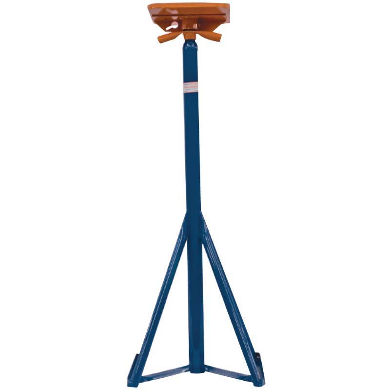 lot 3210 image: Brownell MB2 Motor Boat Stand - 29  to 46