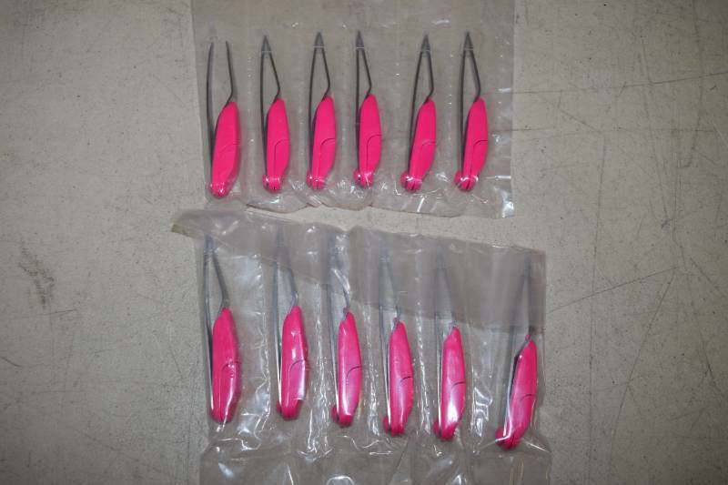 lot 429 image: 12 Pair Tweezerman LED Lit Tweezers
