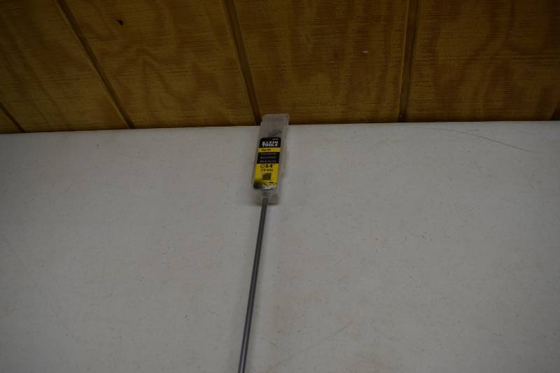 lot 29 image: Klein Tools Flex Bit Auger