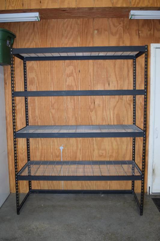 lot 3 image: 4 Shelf Metal Shelving Unit