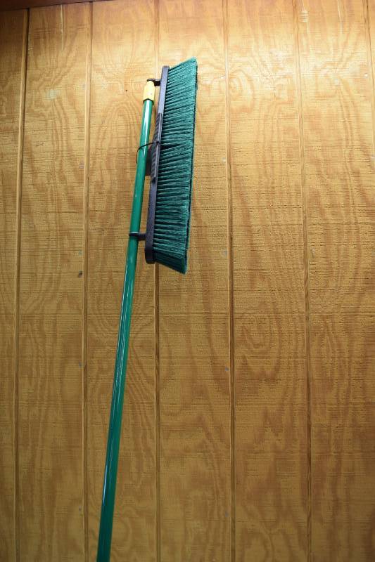 lot 32 image: Ace Pushbroom